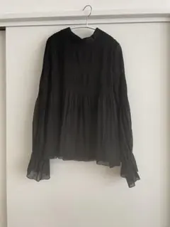 KOBE LETTUCE マジョリカプリーツブラウス ブラック[C4901]のサムネイル