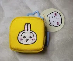 ちいかわ カラビナつき刺繍スクエアミニポーチ(うさぎ)のサムネイル