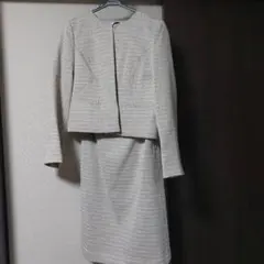ホワイト ツイードスカートスーツ