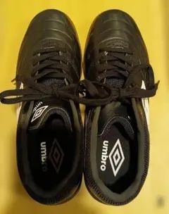 美品　umbro サッカーシューズ 23.5cm