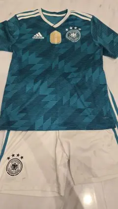 adidas サッカーウェア 緑・白 4つ星エンブレム 上下　150-160