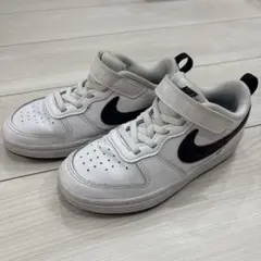 NIKE キッズ スニーカー ホワイト ブラック　19cmのサムネイル
