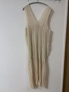 kastaneプリーツキャミワンピース アイボリー