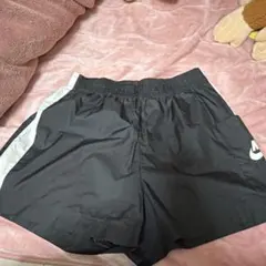 Nike ブラックショートパンツ サイドストライプ