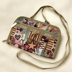 カラフルなショルダーバッグ　小さめ　ミニサイズ　レスポ　軽量　薄型