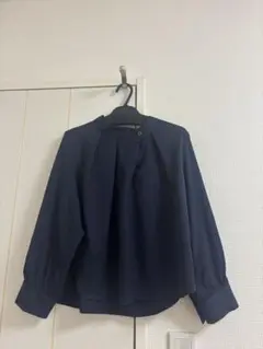 ネイビー 長袖シャツ プリーツデザイン