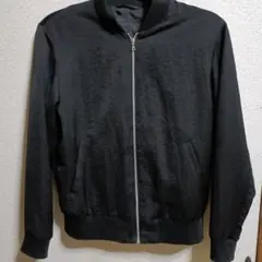 ブラック ジップアップジャケット