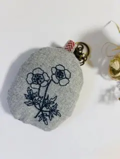 刺繍お花柄　ふっくらキーホルダー　キーリング　キーチェーン　チャーム　北欧