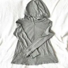 GU ジーユー　UVカットフルジップパーカ(長袖)　Sサイズ