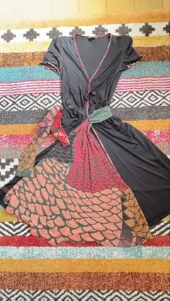 専用高級Issa LONDONワンピース シルク100 issa london（イッサロンドン）のワンピースを激安価格で通販