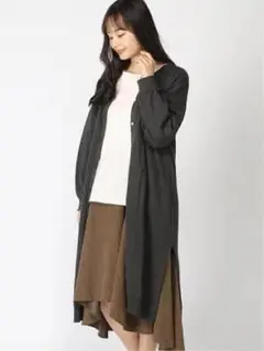 【未使用タグ付】サマンサモスモス リネン混くるみ釦ロングカーディガン チャコール