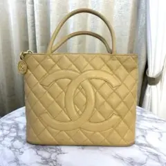 CHANEL ベージュ キルティング トートバッグ