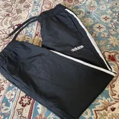adidasナイロンパンツ