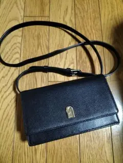 FURLA　レザーショルダーバッグ　ブラック
