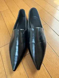 ブラックポインテッドトゥパンプス