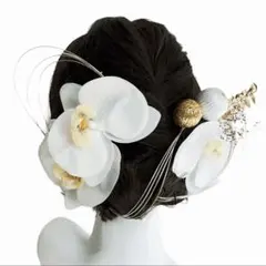 ホワイト花飾りとゴールド装飾のヘアアクセサリーセット
