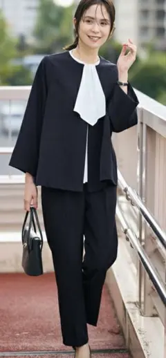 coca Ｌサイズセレモニー　ネイビーパンツスーツ 2点セット　ネット完売