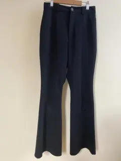 GU 黒 フレアパンツ