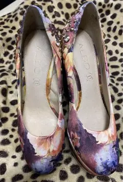 aldo 日本未入荷　花柄　スタッズ　ウェッジソールのサムネイル