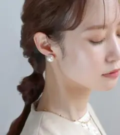 【新品未使用】Anemoneホワイトパール スタッドイヤリング