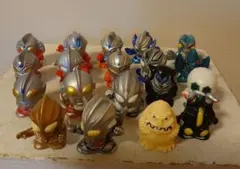 ウルトラマン.ウルトラマン怪獣フィギュア 指人形 19体セット