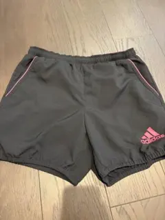 adidas トレーニングショーツ 黒/ピンク