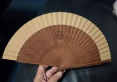 希少】金絲楠木 老料使用 折りたたみ扇子 16cm 雲彩紋 浴衣小物 - メルカリ