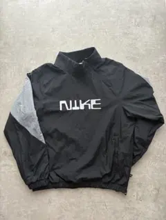 ナイロンジャケットnike