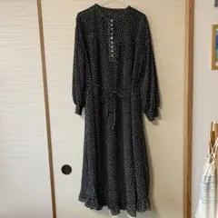 Hunch 花柄　ポリエステル楊柳100% ワンピース 黒