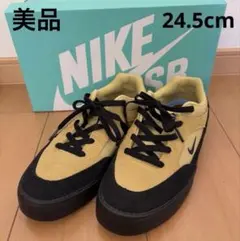 NIKEスニーカー美品24.5cm HF3066-700 完売品のサムネイル