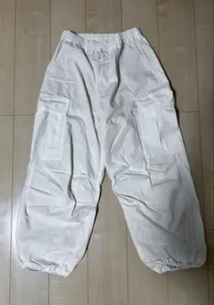 GU（ジーユー）スーパーワイドカーゴパンツ