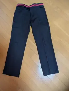 ルコックスポルティフ黒のストレートパンツ