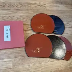 懐石道具 越前塗 両面 半月膳 会席膳 5客揃え 蒔絵 おしゃれ 紙箱 懐石道具 越前塗 両面 半月膳 会席膳 5客揃え 蒔絵 おしゃれ 紙箱