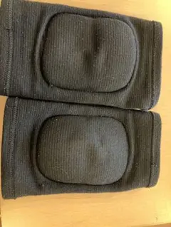 黒い膝用サポーター パッド入り　即購可