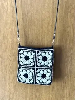 ハンドメイド　手編みバッグ　モチーフ編み アフリカンフラワー かぎ針編み