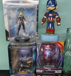 アベンジャーズ　マーベル フィギュア キャプテンアメリカ、ガントレットフィギュア