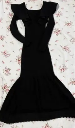 即発送 リブニットマーメイドワンピース ロングワンピース 肩フリル 黒長袖ニット