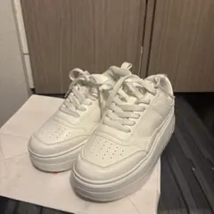 ボリュームソールコートスニーカー GU ホワイト