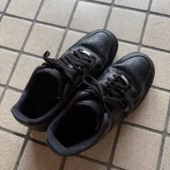 NIKE AIR FORCE 1 ブラック スニーカー