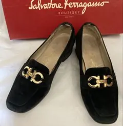 「小さなサイズ」フェラガモ 金具付　定番ガンチーニ スエード　ローファー4½