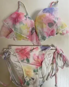 花柄 フリル ビキニ セパレート 水着のサムネイル