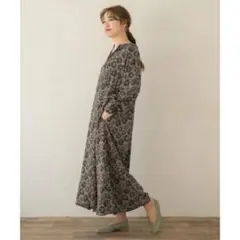 UABAN RESEARCH 花柄ワンピースのサムネイル