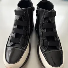 ブラック/ホワイト ハイカットスニーカー