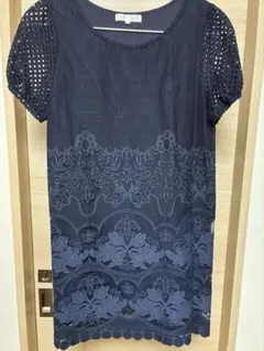レース刺繍入りネイビー半袖チュニック　 Lサイズ