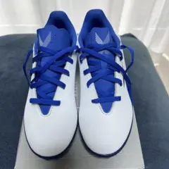 新品未使用 箱ありadidas サッカー フットサル シューズ 23〜24cm