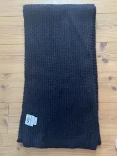 UGG ブラックニットマフラー