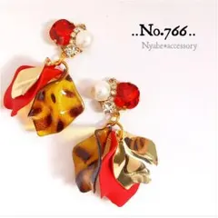 【766】ハンドメイドピアスイヤリング秋冬ピアス大ぶりフラワーピアス赤レッド