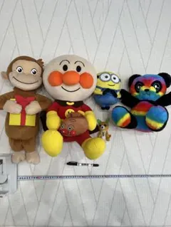 アンパンマン、おさるのジョージ、ミニオンズほか　ぬいぐるみ まとめ売りのサムネイル