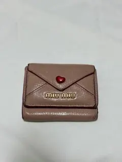 miumiu マドラス ラブレター 三つ折り ミニ 財布 ピンク