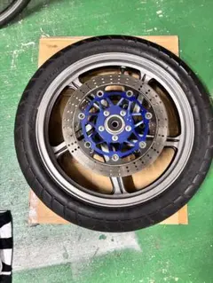 ゼファー400 2型フロントホイール アルミ製 ゴールド シルバー ゼファー400 2型フロントホイール アルミ製 ゴールド シルバー - メルカリ